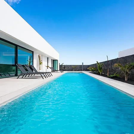 Tenik Villa *