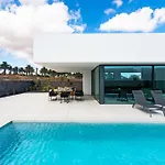 Tenik Villa *