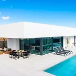 Tenik Villa
