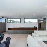Tenik Villa *